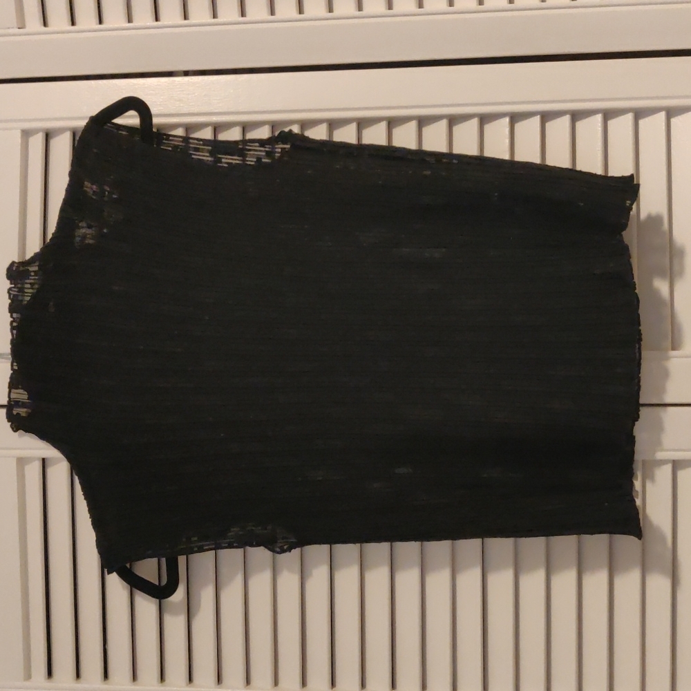 Black plisse/pleated mock neck tank top